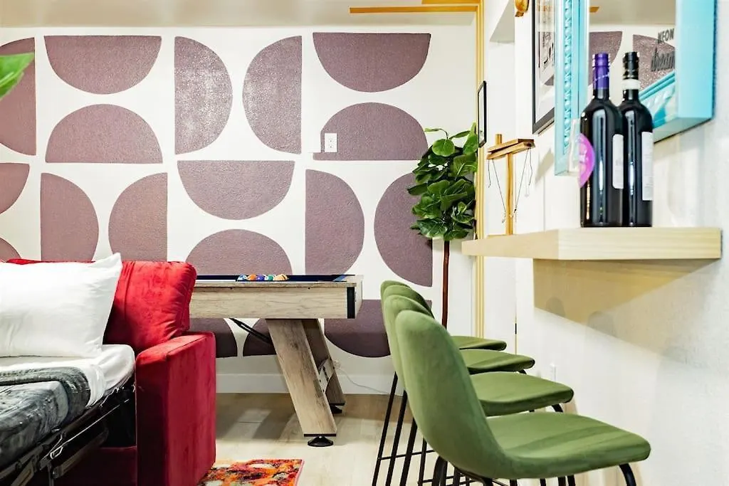 Star Motel Unit 5- New Downtown Haven Boutique Las Vegas Oasis Home